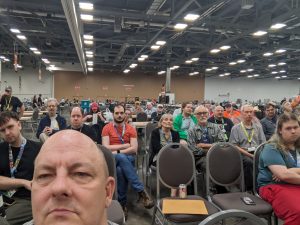 awards ceremony crowd